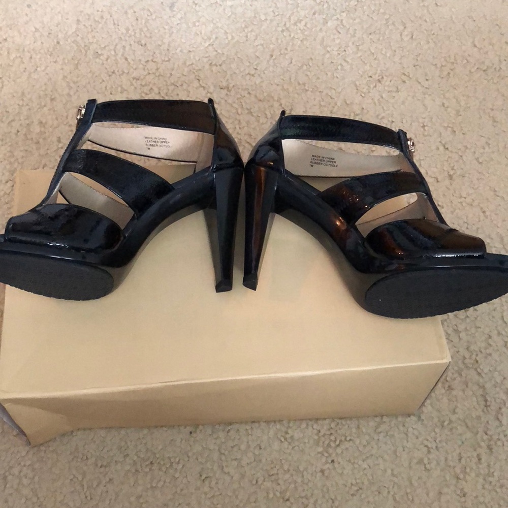 Brand new Michael Kors pumps - Picture 5 of 6